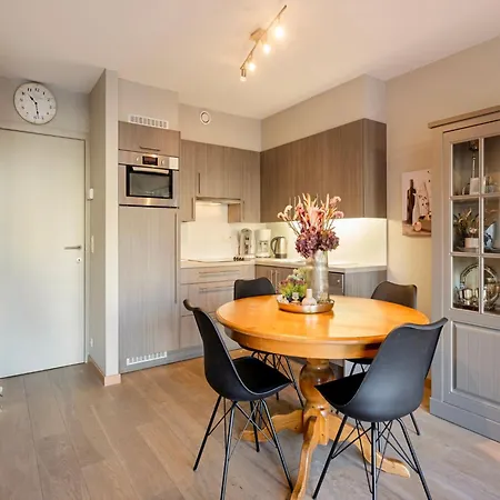 In With Marina View Daire